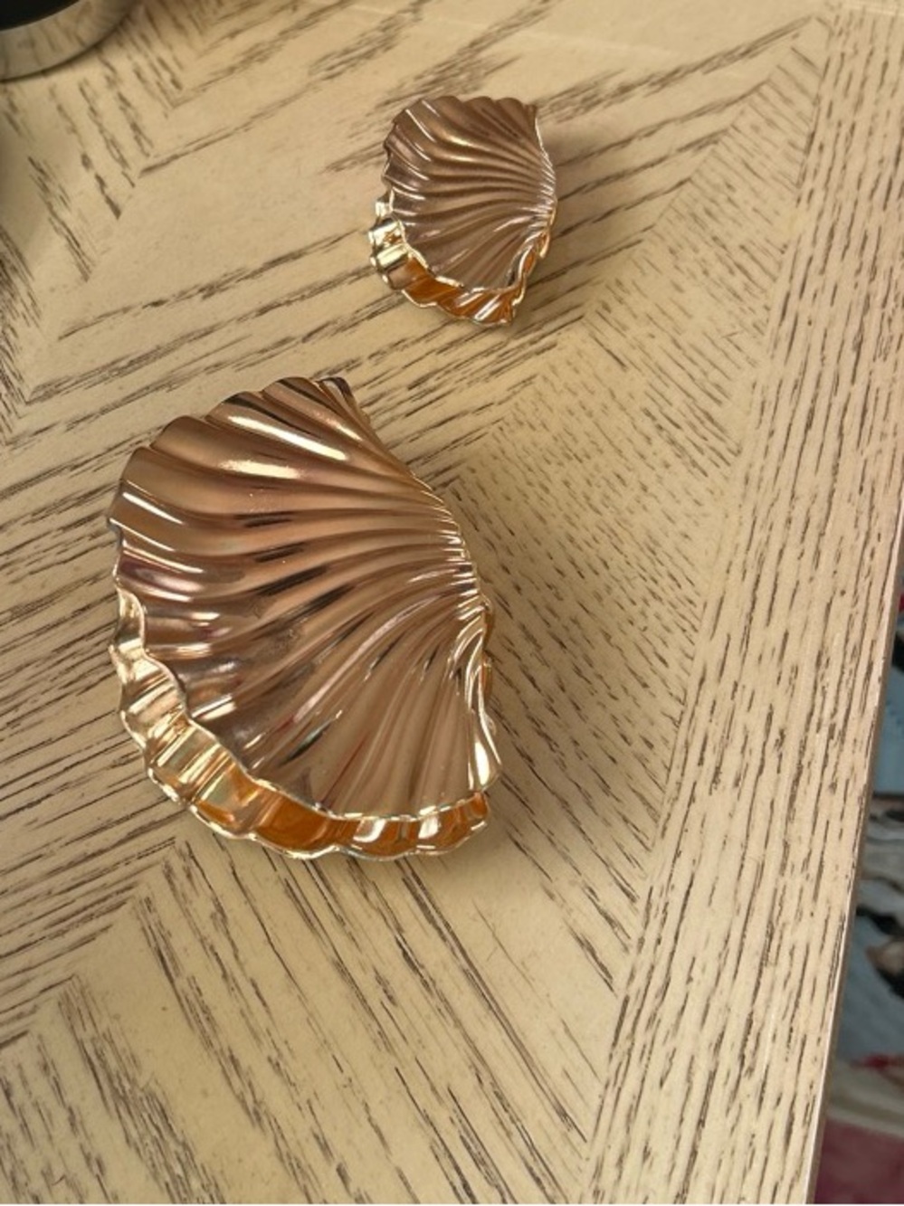 Gold Shell Hair Clips - Set of 2
